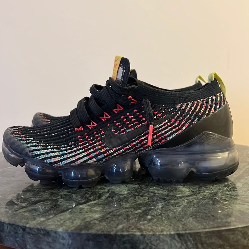Women’s multicolor Vapormax 3.0 size 7.5